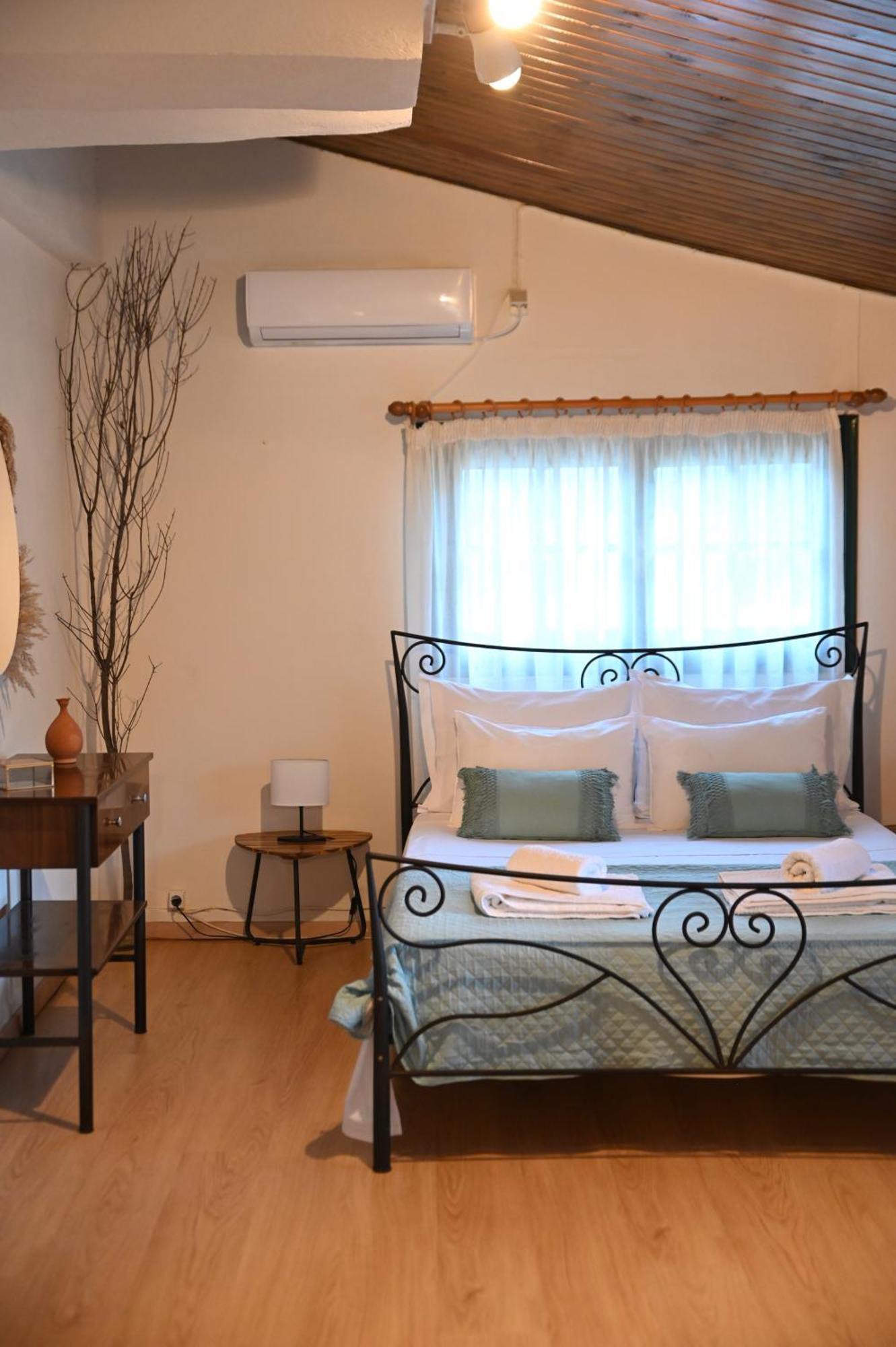 Evas Guesthouse Agioi Theodoroi Exterior foto